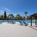 De 2 Quartos Hibiscus 40a Na De Sao Rafael - Albufeira, Algarve * アルブフェイラ